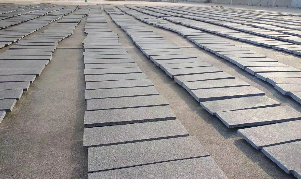 芝麻灰石材外墙干挂